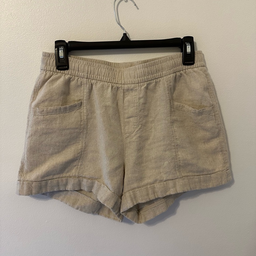 Old navy linen beige shorts! XS/S adjustable.